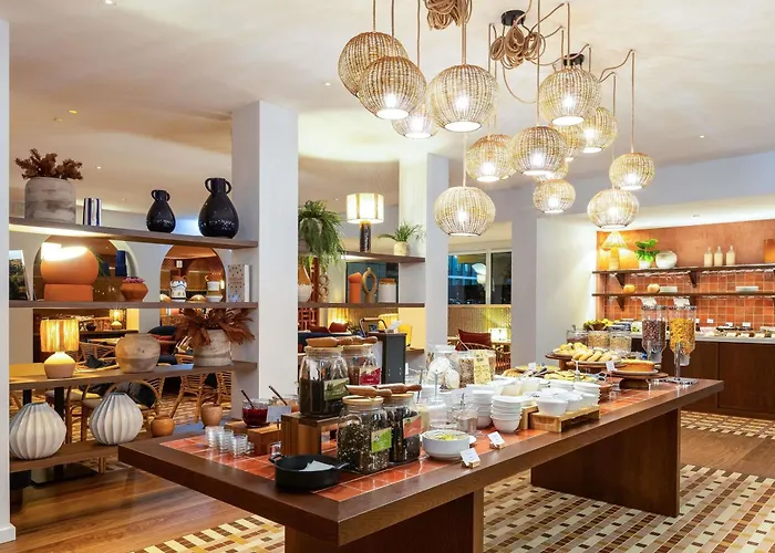 Novotel Kirchberg فندق 4*