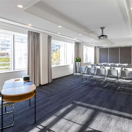 Отель Novotel Kirchberg